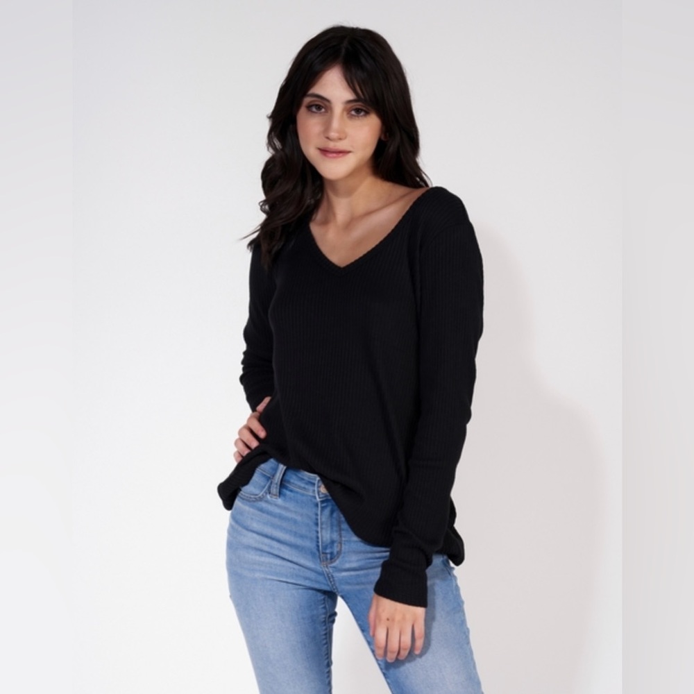 Black American Eagle Soft & Plush Relaxed Fit V-Neck Long sleeve - Size S